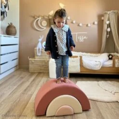 Arc-en-ciel Empilable MILO En Coton Bio Bois De Rose -Magasin De Périphériques Pour Enfants arc en ciel 3 coloris bois de rose milk nude rainbow 3 colors rosewood milk nude charlie crane OE
