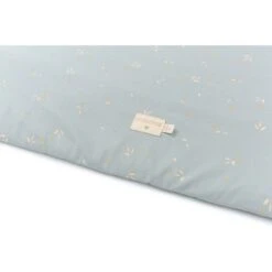 Tapis De Jeu Colorado 100x100 Cm Willow Soft Blue -Magasin De Périphériques Pour Enfants colorado square playmat 100x100 willow soft blue nobodinoz OC