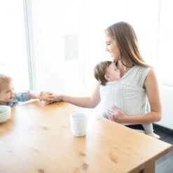 Ergobaby Écharpe De Portage Aura - Gris Rayé -Magasin De Périphériques Pour Enfants echarpe de portage aura gris raye ergobaby OC