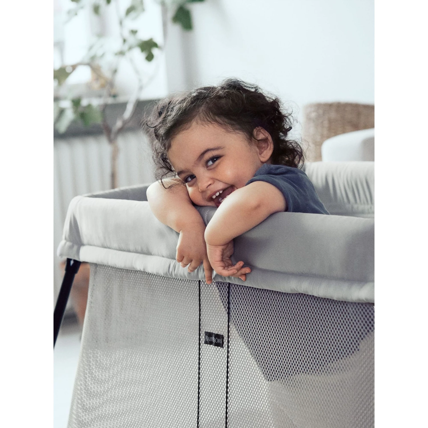 BabyBjörn Lit Parapluie Light Argent 7 BabyBjörn Lit Parapluie Light Argent – Image 5