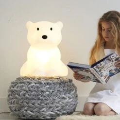 Mr. Maria Lampe à LED Ours Polaire Nanuk -Magasin De Périphériques Pour Enfants nanuk lampe mr maria 233270 OE