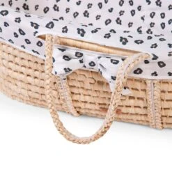 Childhome Couffin Panier Moise Natural + Matelas + Habillage Jersey Léopard -Magasin De Périphériques Pour Enfants panier moise soft cornhusk natural matelas habbilage jersey leopard childhome OB