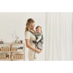 BabyBjörn Porte Bébé Mini Coton Kaki Vert -Magasin De Périphériques Pour Enfants porte bebe mini coton kaki vert babybjorn OE