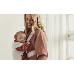 BabyBjörn Porte Bébé Mini Jersey 3D Beige Clair -Magasin De Périphériques Pour Enfants porte bebe mini jersey 3dbeige clair babybjorn OD