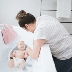 Angelcare Transat De Bain Gris -Magasin De Périphériques Pour Enfants transat gris blancgris angelcare OF
